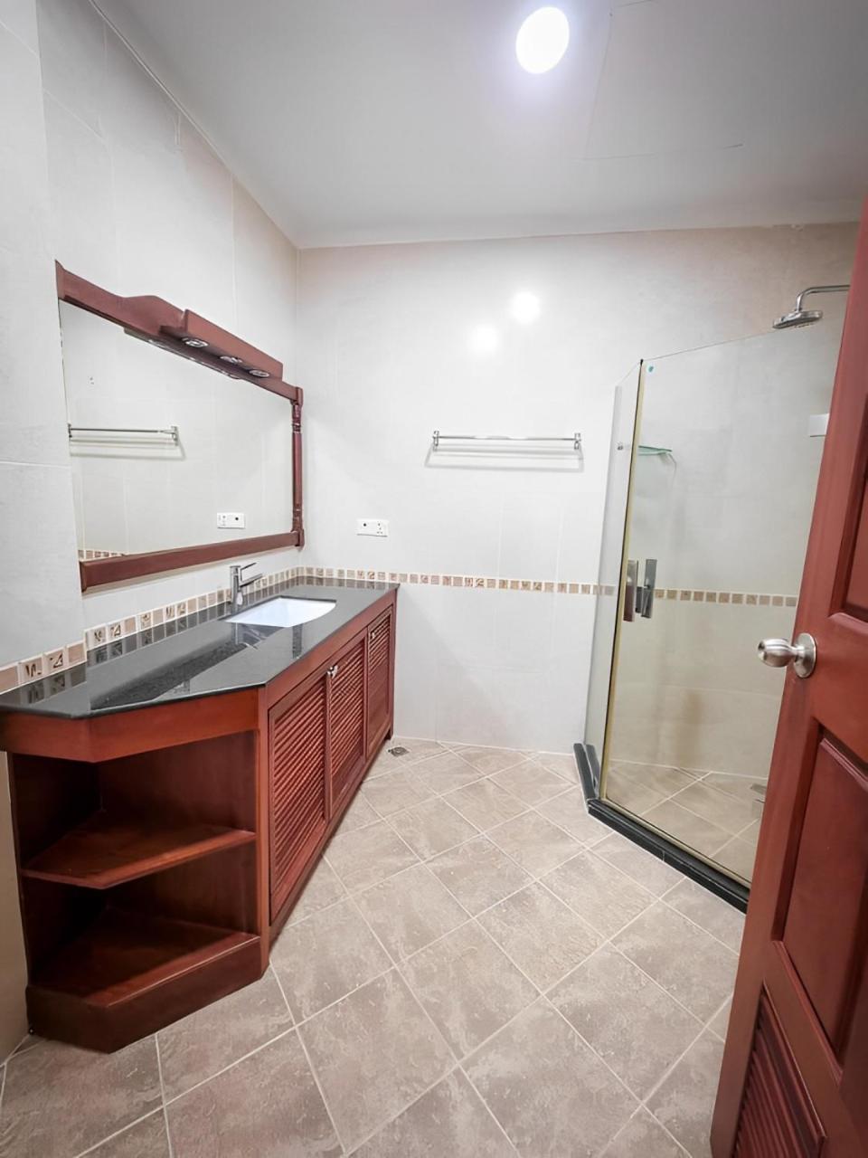 Hamptons Apartments Phnom Penh Zewnętrze zdjęcie